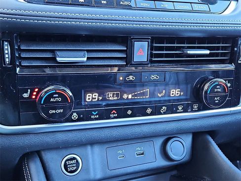 Used 2023 Nissan Rogue Platinum w/ Platinum Premium Package image 20