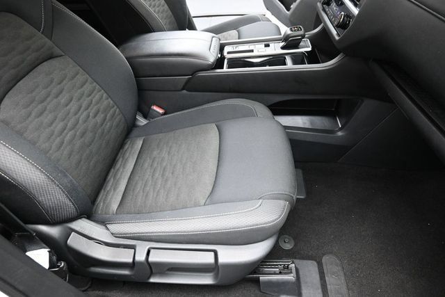 Used 2025 Nissan Pathfinder SV FWD image 32
