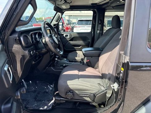 Used 2023 Jeep Wrangler Sport AWD/4WD image 16