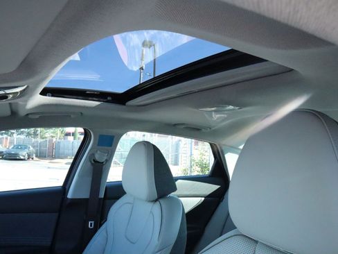 New 2026 Hyundai Elantra Limited image 22