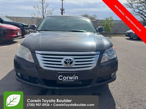 Used 2009 Toyota Avalon Limited image 2
