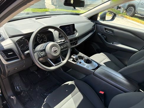 Used 2024 Nissan Rogue S FWD image 12