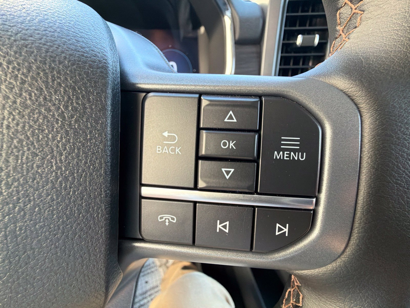 Used 2025 Ford F150 Lariat w/ Equipment Group 501A Mid AWD/4WD image 14