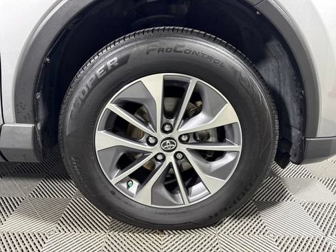 Used 2018 Toyota RAV4 XLE w/ Convenience Package AWD/4WD image 11