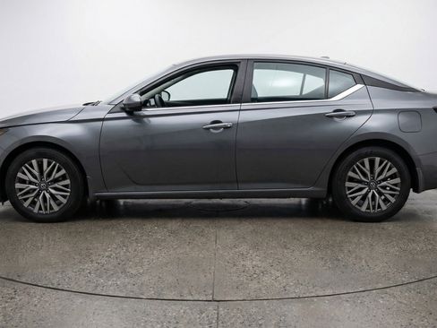 Used 2025 Nissan Altima 2.5 SV image 5