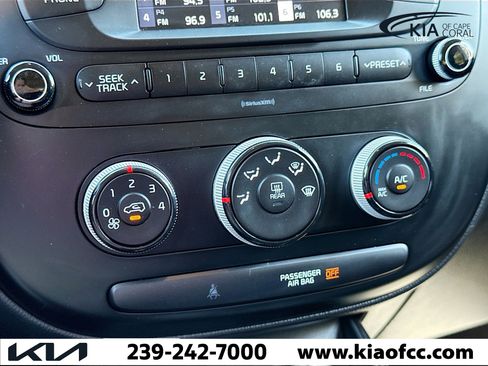 Used 2018 Kia Soul Base image 28