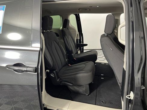 Used 2023 Chrysler Voyager LX FWD image 40