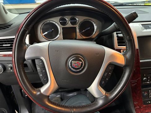 Used 2014 Cadillac Escalade Premium image 23