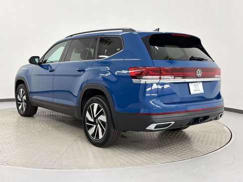 Used 2026 Volkswagen Atlas SE w/ Panoramic Sunroof Package FWD image 3
