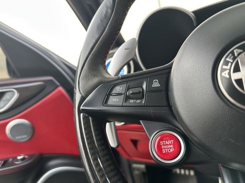 Used 2018 Alfa Romeo Giulia Quadrifoglio w/ Driver Assist Dynamic Package image 12