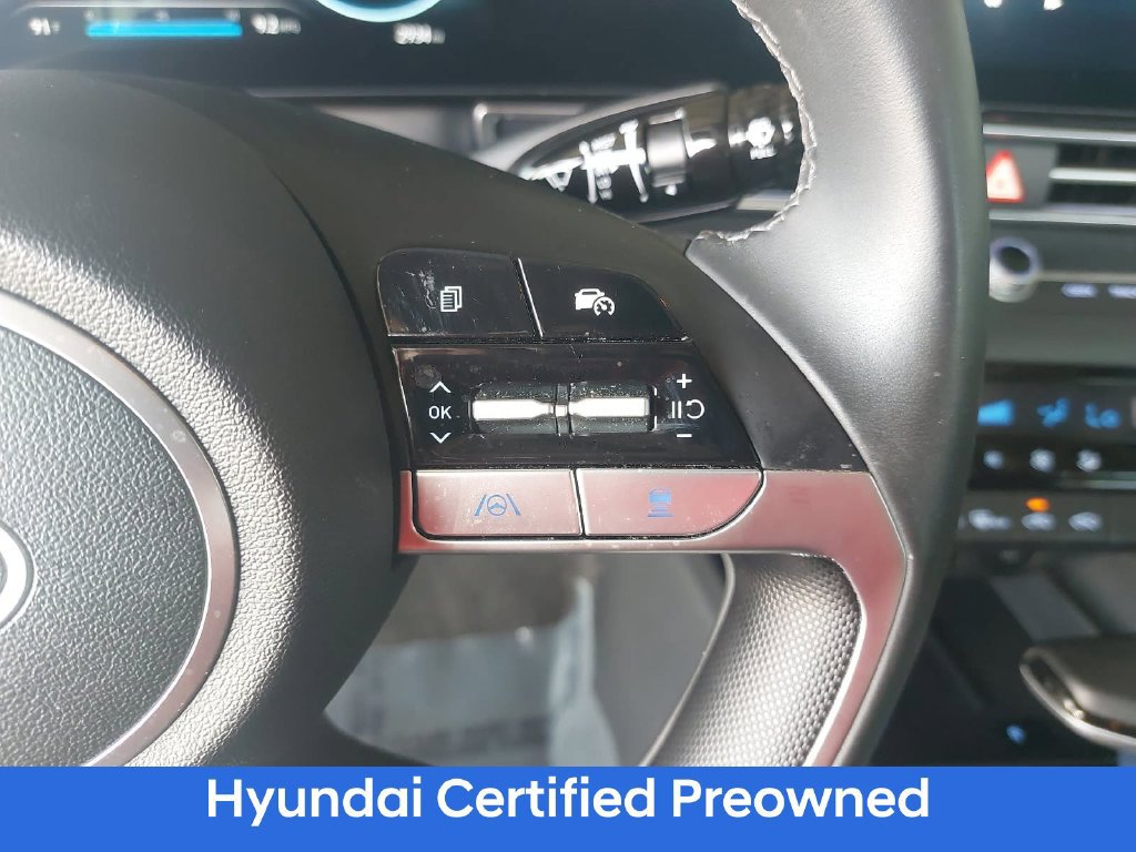 Certified 2025 Hyundai Elantra SEL FWD image 17