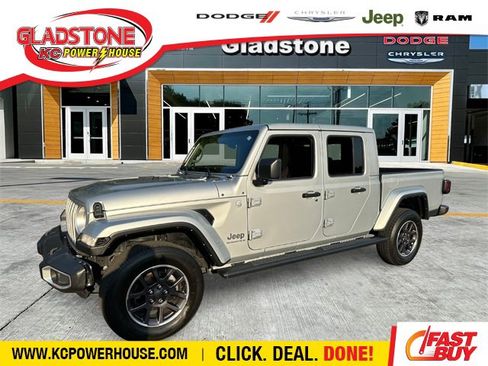 Used 2023 Jeep Gladiator Overland image 1