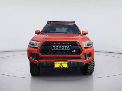 Used 2017 Toyota Tacoma TRD Sport AWD/4WD image 8
