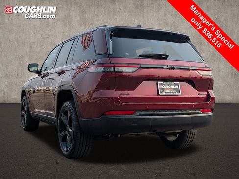 Used 2024 Jeep Grand Cherokee Limited w/ Black Appearance Package image 6
