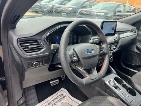 Certified 2023 Ford Escape ST-Line Select AWD/4WD image 7