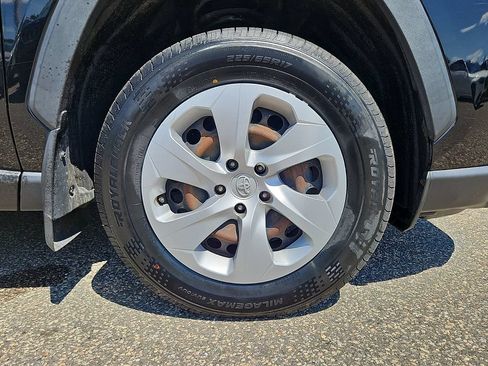Used 2020 Toyota RAV4 LE w/ All Weather Liner Package AWD/4WD image 10