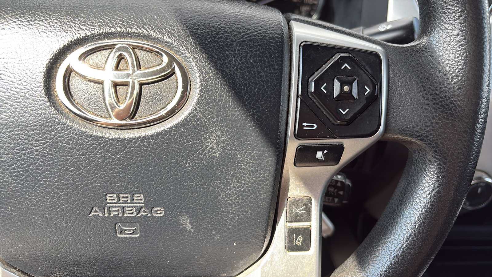 Used 2018 Toyota Tundra SR5 w/ SR5 Upgrade Package AWD/4WD image 10