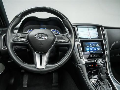 Used 2019 INFINITI Q60 3.0t Luxe w/ Essential Package RWD image 22
