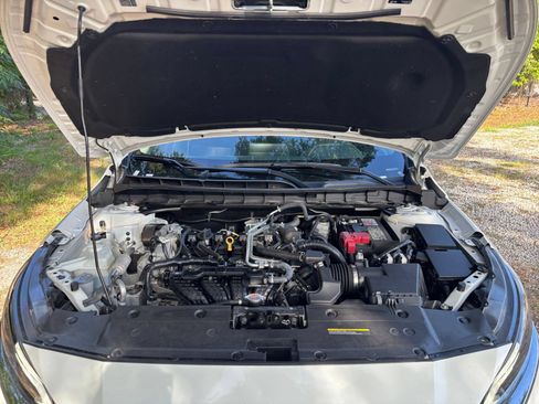 Used 2025 Nissan Altima 2.5 SV FWD image 33