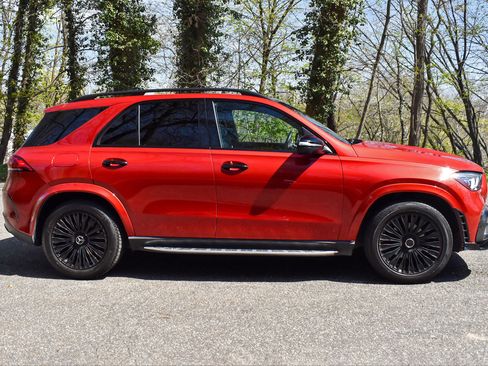 Used 2022 Mercedes-Benz GLE 350 w/ AMG Line Exterior image 9