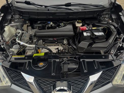 Used 2016 Nissan Rogue SV AWD/4WD image 28