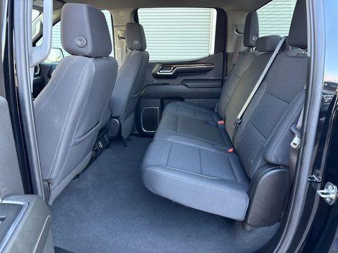 Used 2023 GMC Sierra 1500 SLE image 25