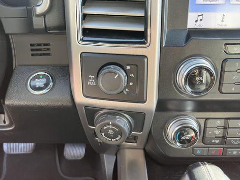 Used 2019 Ford F150 Platinum w/ Equipment Group 701A Luxury AWD/4WD image 27