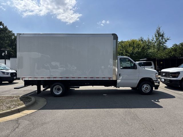 New 2027 Ford E-450 and Econoline 450 Super Duty w/ Driver's Safety Package RWD image 9