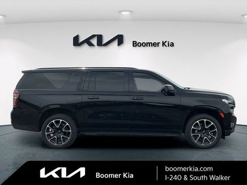 Used 2024 Chevrolet Suburban RST w/ Luxury Package AWD/4WD image 4