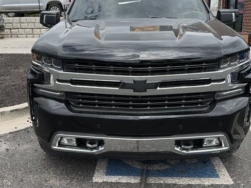 Used 2020 Chevrolet Silverado 1500 High Country w/ Technology Package AWD/4WD image 1