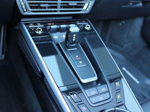 Used 2024 Porsche 911 Carrera image 20