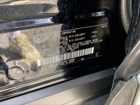 Used 2025 Toyota RAV4 XLE AWD/4WD image 36