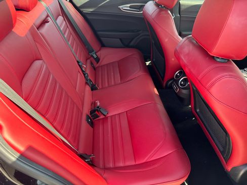 Used 2024 Alfa Romeo Giulia Veloce image 15