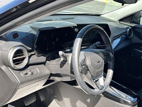 Certified 2024 Chevrolet Trax ACTIV w/ Driver Confidence Package image 3