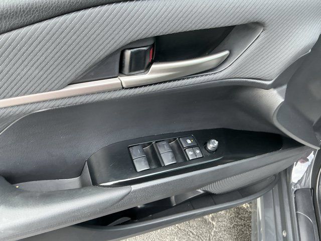 Used 2025 Toyota Camry SE FWD image 16