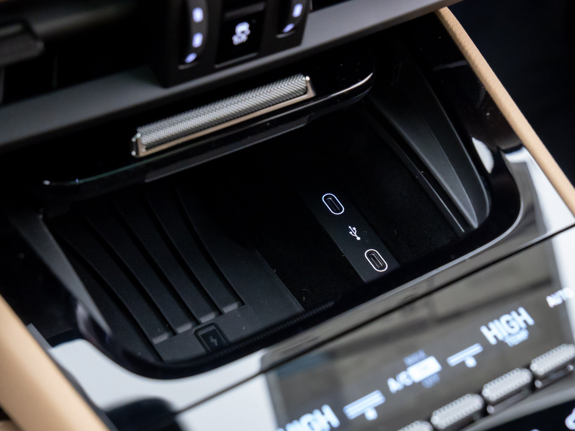 Certified 2026 Porsche Cayenne AWD/4WD image 26