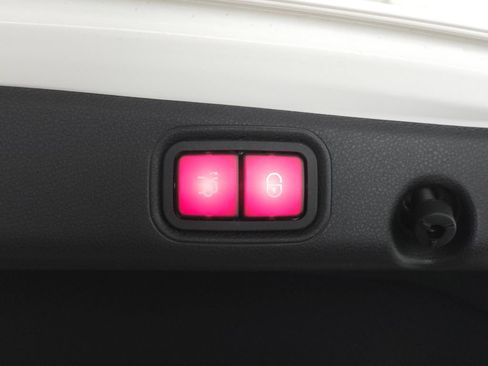 Certified 2022 Mercedes-Benz E 350 4MATIC Sedan image 31