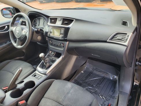 Used 2017 Nissan Sentra SR Turbo w/ SR Midnight Edition FWD image 27