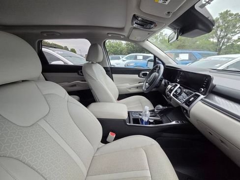 Used 2023 Kia Sorento S w/ Panoramic Sunroof Package FWD image 11