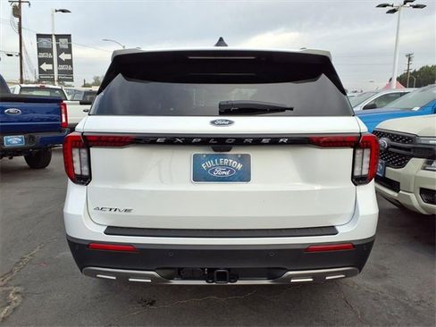 New 2026 Ford Explorer Active w/ Active Comfort Package image 3