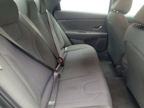 Used 2024 Hyundai Elantra SE FWD image 19