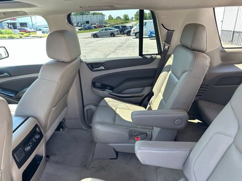 Used 2020 Chevrolet Tahoe LT w/ Luxury Package AWD/4WD image 36