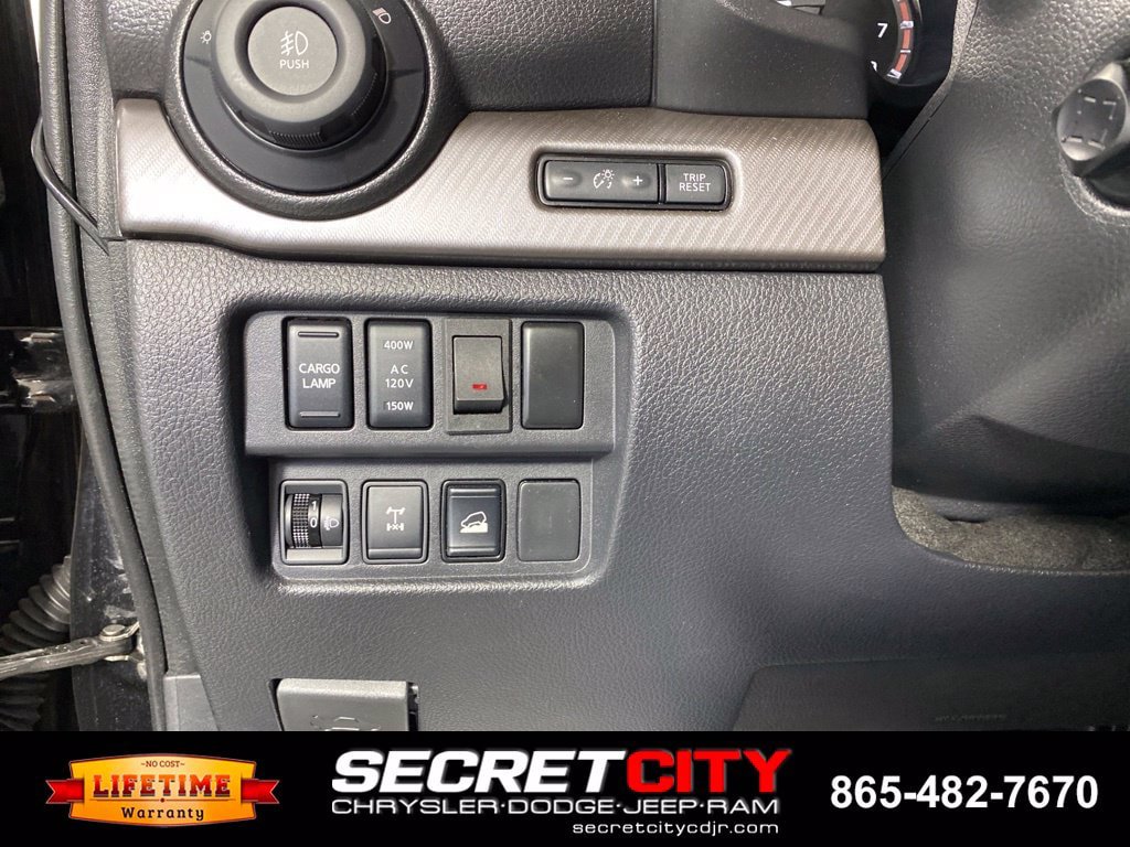 Used 2023 Nissan Titan PRO-4X w/ Pro-4x Convenience Package AWD/4WD image 13