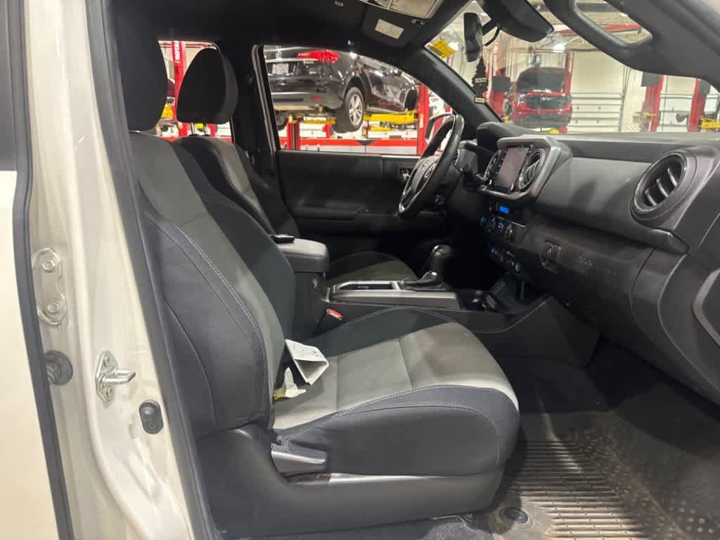 Used 2022 Toyota Tacoma TRD Off-Road w/ Technology Package RWD image 46