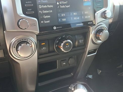 Used 2022 Toyota 4Runner TRD Sport w/ Technology Package AWD/4WD image 18
