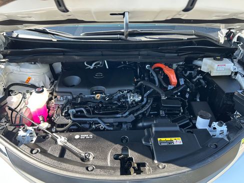 Used 2025 Toyota Sienna LE AWD/4WD image 31