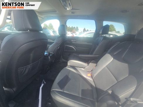 Used 2025 Kia Telluride S image 9