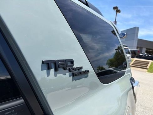 Used 2023 Toyota 4Runner TRD Off-Road Premium w/ Moonroof Package AWD/4WD image 15