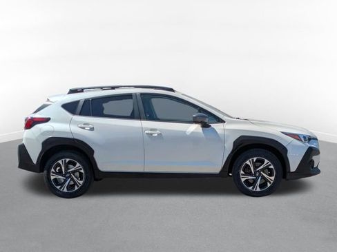 Used 2024 Subaru Crosstrek 2.0i Premium AWD/4WD image 2