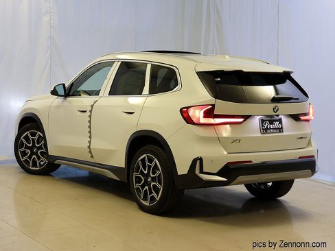 New 2026 BMW X1 xDrive28i w/ Technology Package AWD/4WD image 9